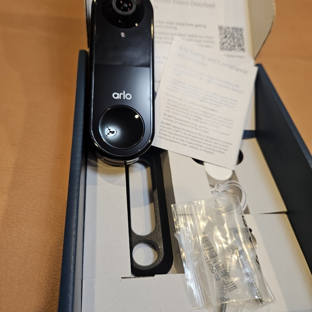 Arlo Essential Wired Video Doorbell - Picture 9 of 10